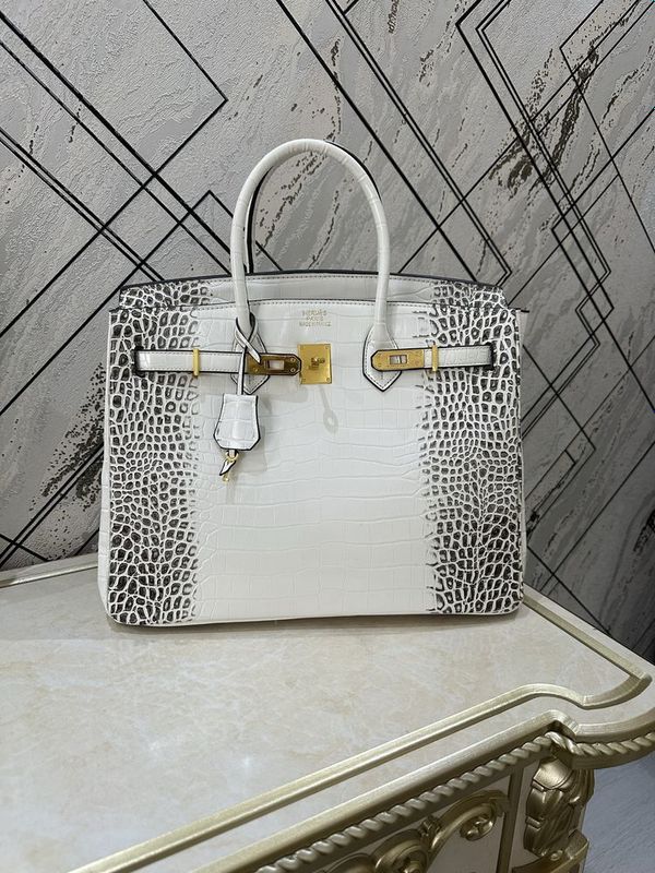 Hermes sumka srochno sotiladi Hermes sumka srochno sotiladi