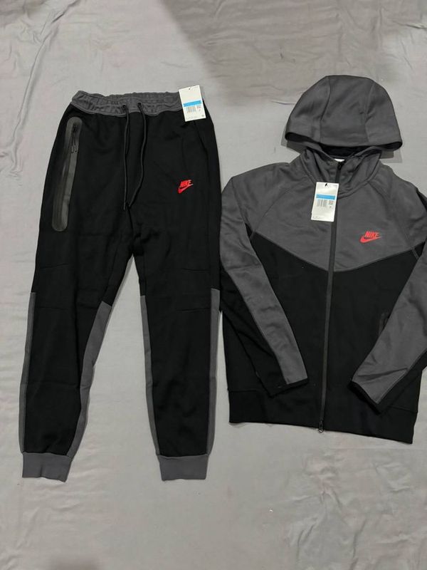 Nike tech fleece Nike tech fleece
