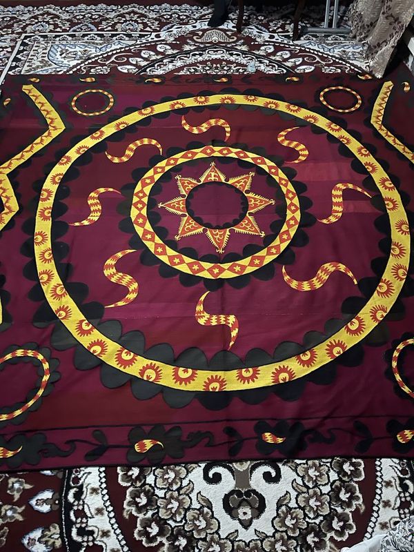 Qadimiy suzana sotiladi