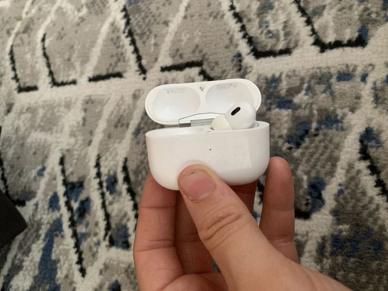 Airpods pro2 type c sotiladi original Airpods pro2 type c sotiladi original