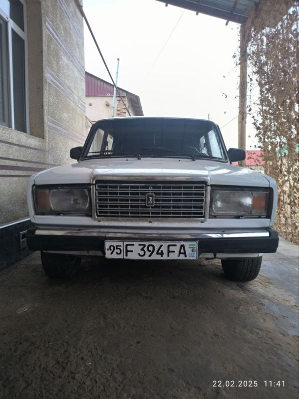 Vaz 2107 sotiladi