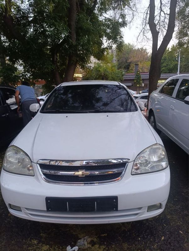 Lacetti 1,8 benzin tortishi zor