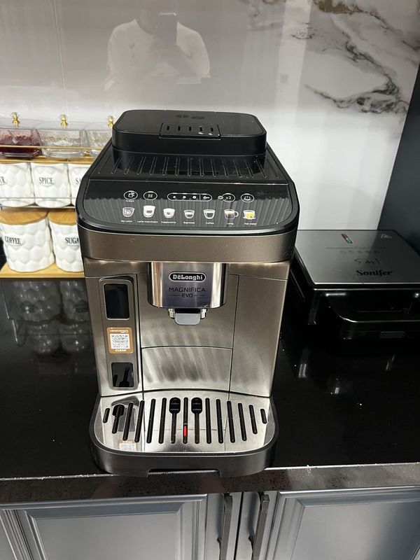 Кофемашина Delonghi magnificia evo Кофемашина Delonghi magnificia evo