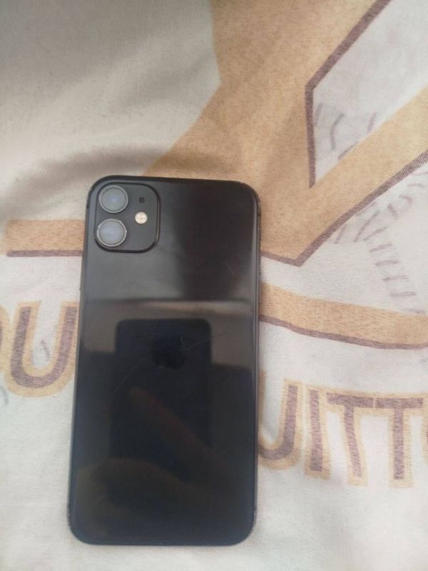 Iphone 11 xolati yaxwi Iphone 11 xolati yaxwi