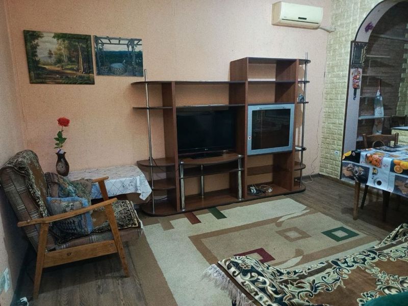 Чиланзар 3 квартал новза метров - сдается 3 комнатная / 2 этаж срочно Чиланзар 3 квартал новза метров - сдается 3 комнатная / 2 этаж срочно