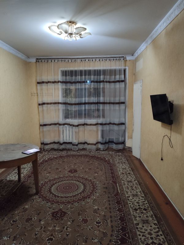 Kvartira Farxod bozoridan 2xonali