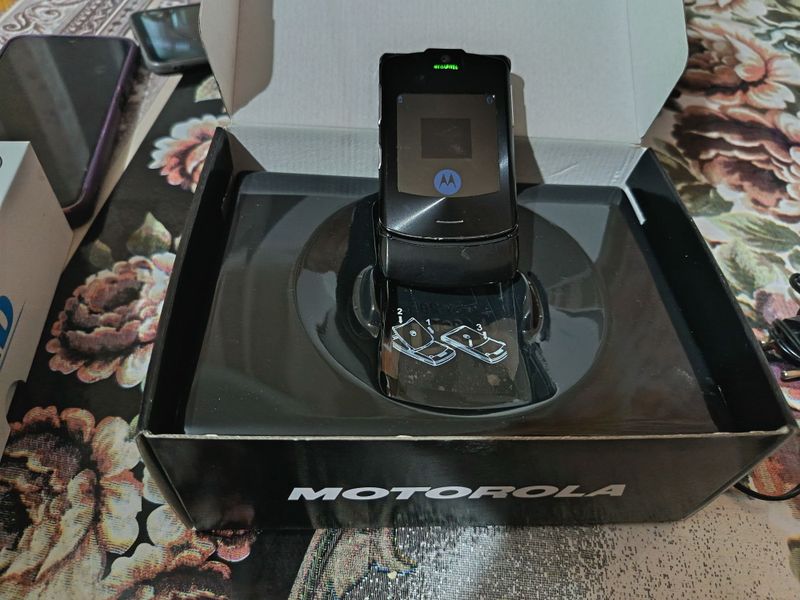 MOTOROLA V3. Sotiladi MOTOROLA V3. Sotiladi