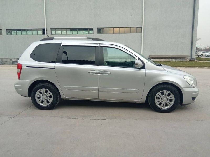 Kia carnival 2013