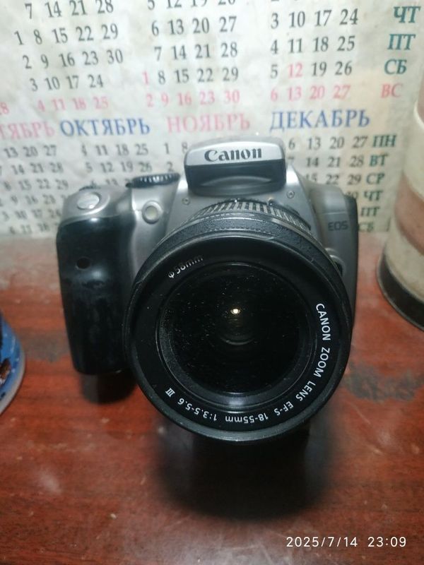 Фотоаппарат_кэнон_еос_300_д