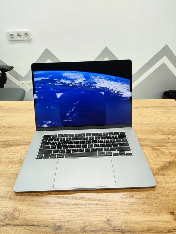 MacBook Air 15-inch M3 8/512 Silver MacBook Air 15-inch M3 8/512 Silver