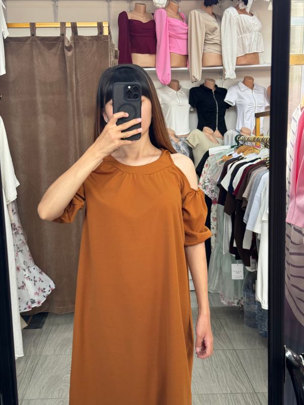 Платье с открытыми плечами Платье с открытыми плечами