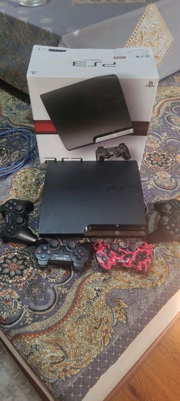 Ps3 slim 500GB 4ta yengi Joystick 50ta o'yinlar Ps3 slim 500GB 4ta yengi Joystick 50ta o'yinlar