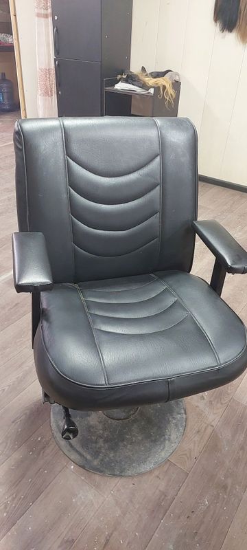 Salon uchun kreslo Salon uchun kreslo