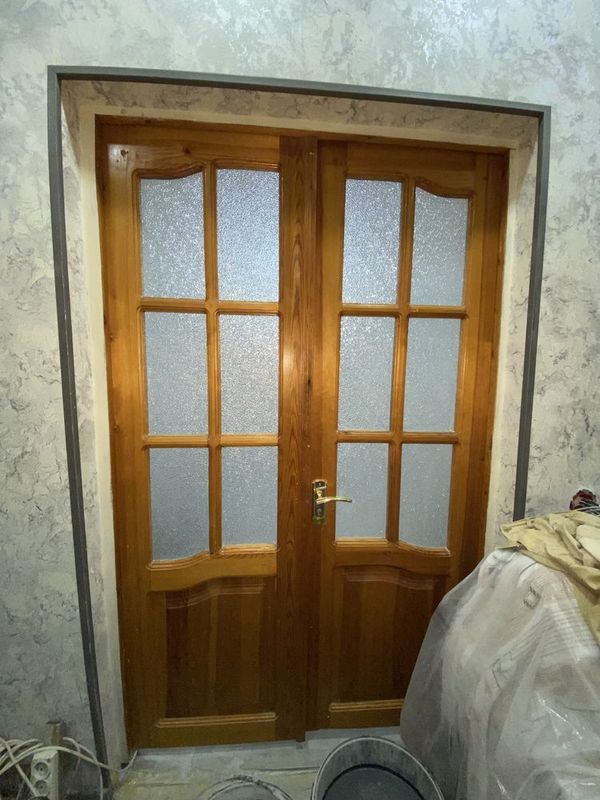 Продаются две двери, двойные двери, стояли в зале Продаются две двери, двойные двери, стояли в зале