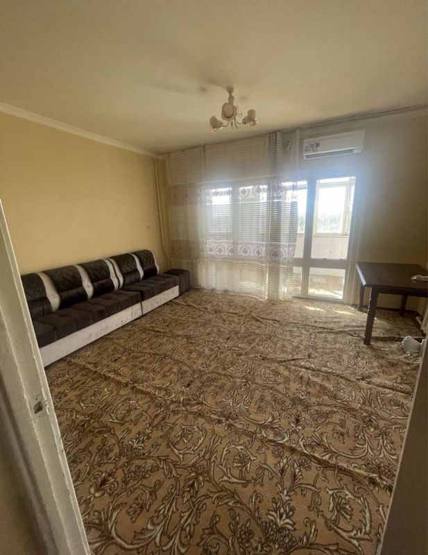 Срочно продам 3 комнатная Балкон 2/6. Чиланзар 7 Срочно продам 3 комнатная Балкон 2/6. Чиланзар 7