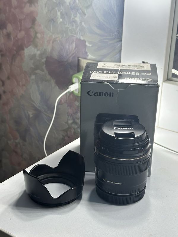 Объектив canon 85mm 1.8