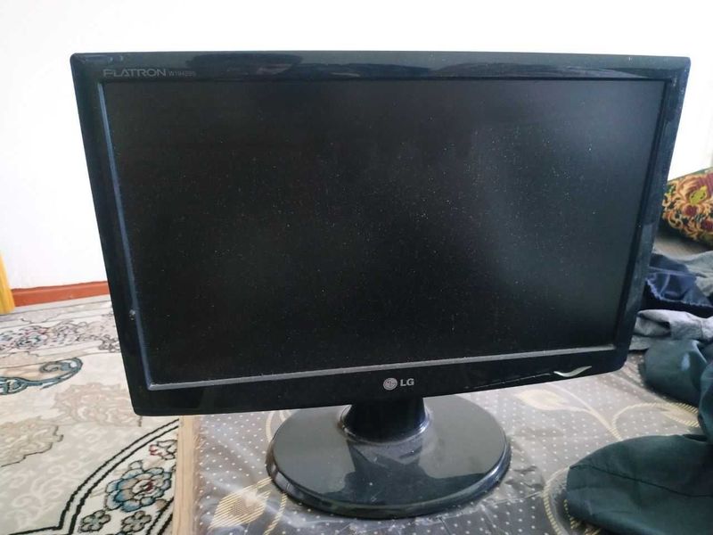 Монитор сотилади LG19 Монитор сотилади LG19