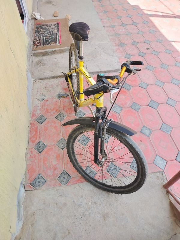 Velosiped sotiladi Velosiped sotiladi