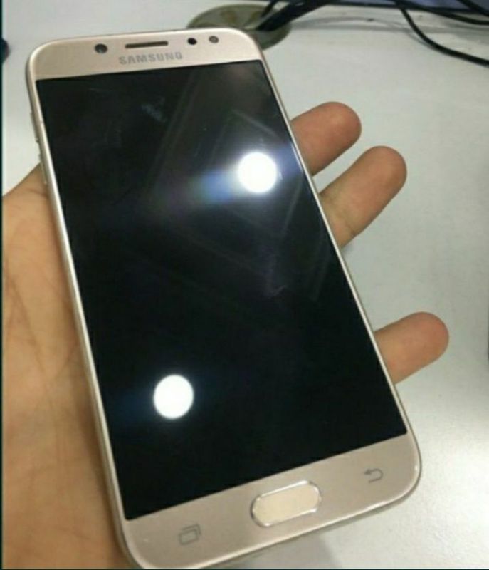 Samsung J530 ekran ketgan