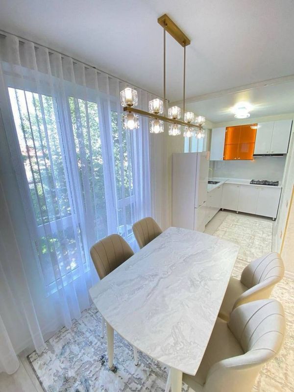 Мукимий ул:ца. 1в2 комн. Евро. 42m2. Со всей обстановкой Мукимий ул:ца. 1в2 комн. Евро. 42m2. Со всей обстановкой