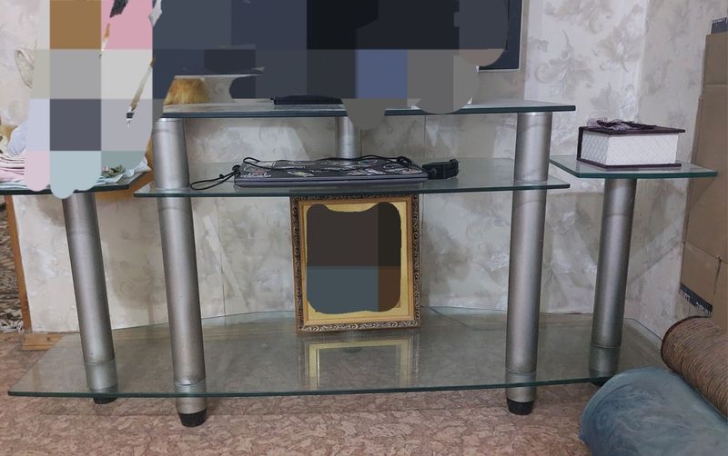 Продаётся стеклянная полка Продаётся стеклянная полка
