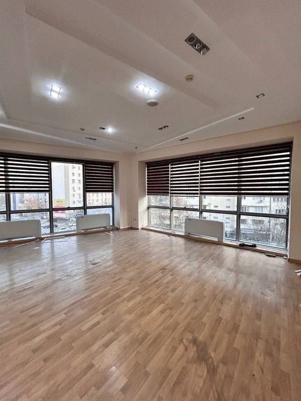Офис 472м2 ор-р: метро Ойбек Офис 472м2 ор-р: метро Ойбек
