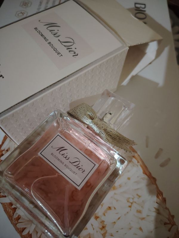 Atir Miss Dior  dostavka O'zbekiston ichida