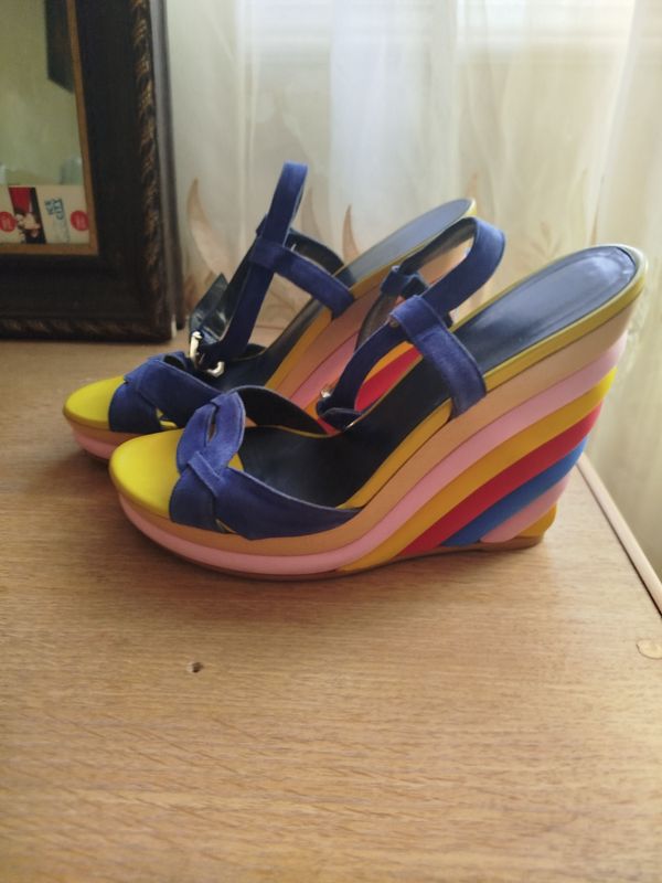 босоножки Stuart Weitzman Spain