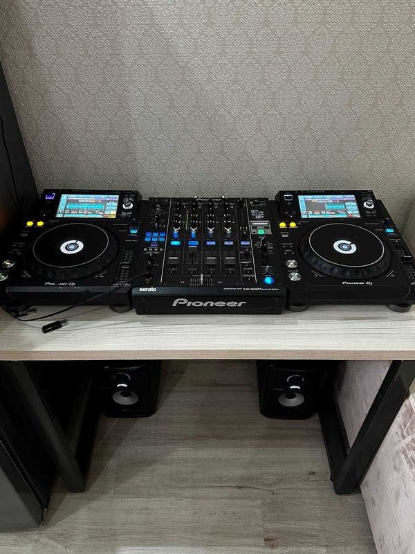 Диджеский Dj пульт DJM900NXS и деки XDJ 1000MK2 x 2 Диджеский Dj пульт DJM900NXS и деки XDJ 1000MK2 x 2