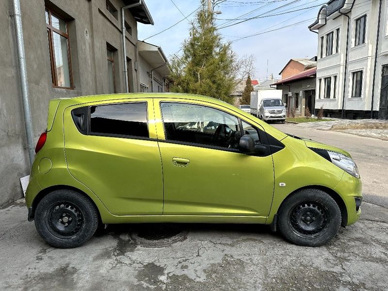 Chevrolet Spark yashil