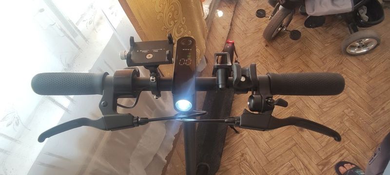 Электросамокат 30км/ч и 25км Электросамокат 30км/ч и 25км