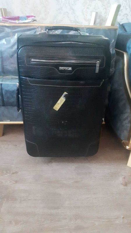 Продам чемодан б/у Продам чемодан б/у