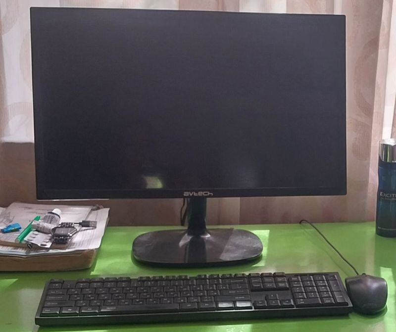 Stol kompyuter sotiladi srochna pul kerak Stol kompyuter sotiladi srochna pul kerak
