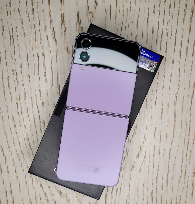 Samsung Z Flip 4 Vetnam