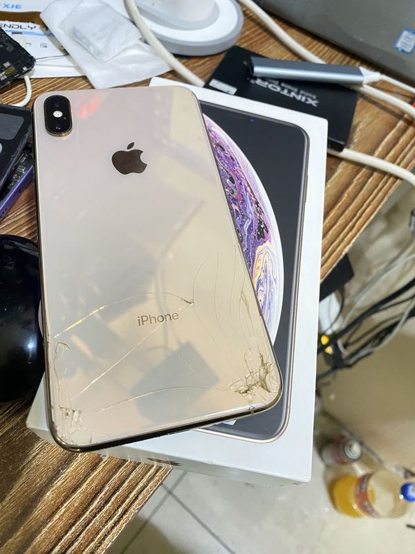 Iphone XS Max 64gb icloud Iphone XS Max 64gb icloud