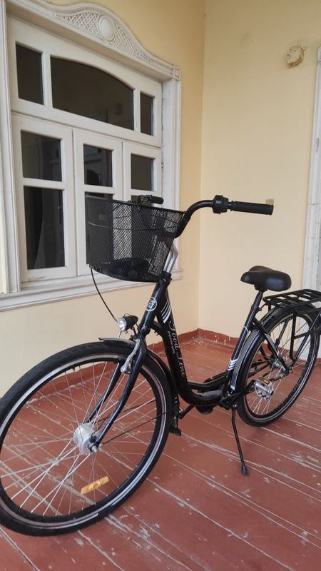 Velosiped sotuvda Velosiped sotuvda