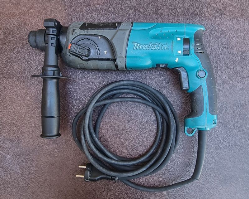 Перфоратор Makita HR 2470 оригинал Перфоратор Makita HR 2470 оригинал