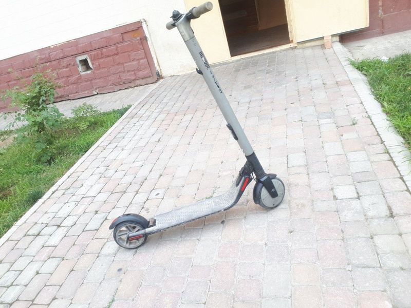 Электросамокат ninebot es2 Электросамокат ninebot es2