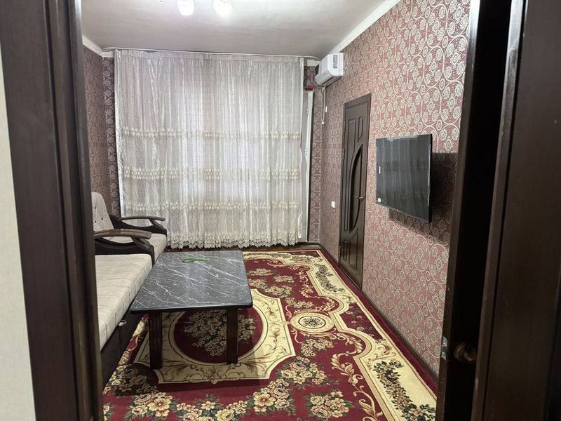 Farhadiskiy perekroska oldida arendaga kvartira mavjud