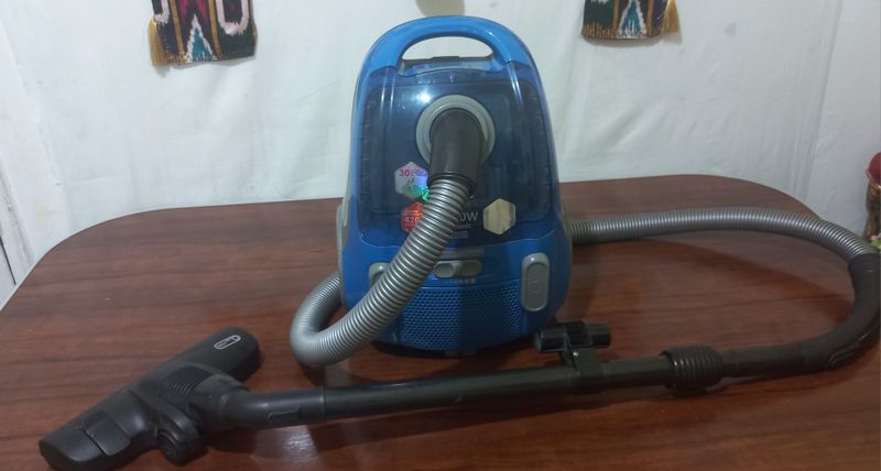 Артел пилисос 2000 W Артел пилисос 2000 W