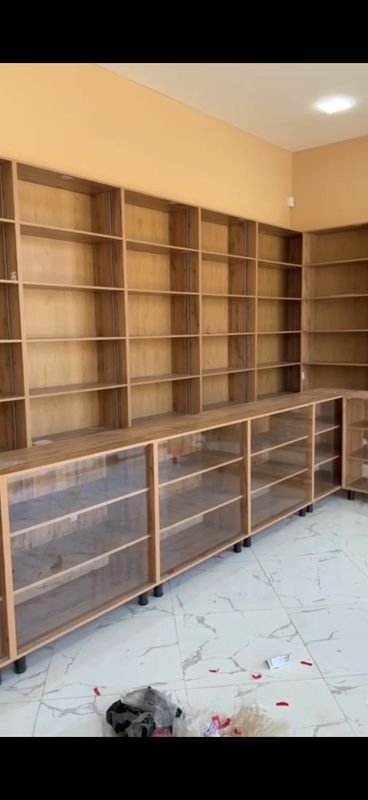 Magazin uchun mebel