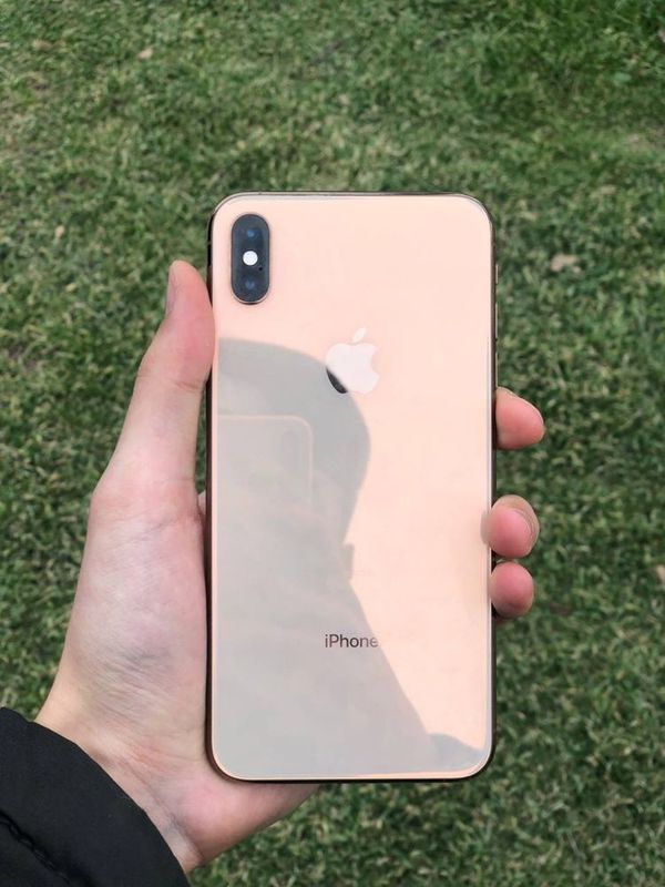 Iphone XS max Sotiladi