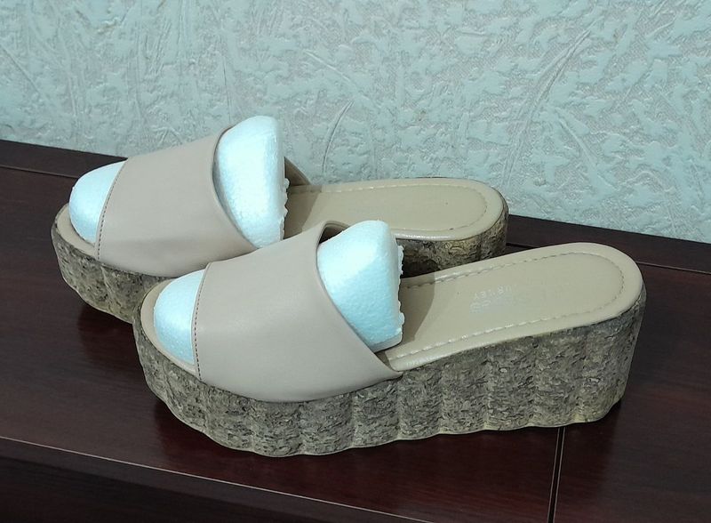 Продаются шлепки Продаются шлепки