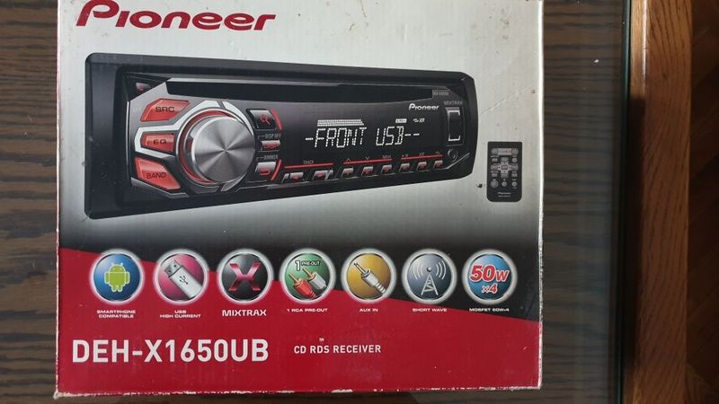 Продается CD магнитола PIONEER DEH X-1650 UB