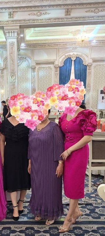 Vechirniy koylak maliniviy 38/40 ga togri keladi Vechirniy koylak maliniviy 38/40 ga togri keladi