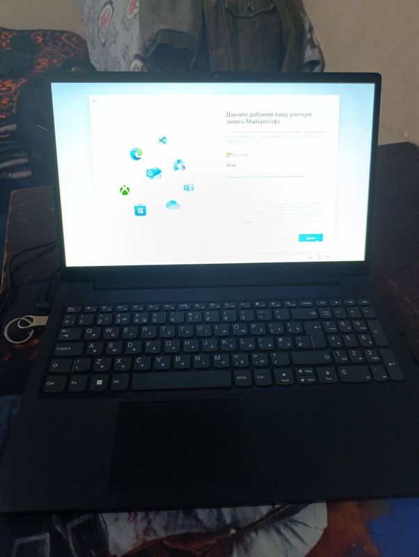 Noutbook Lenovo v15 G4