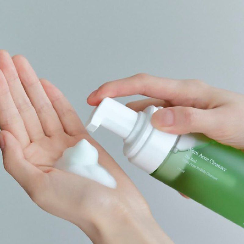 Мягкая очищающая пенка с экстрактом нони Celimax The Real Noni Acne Bubble Cleanser Мягкая очищающая пенка с экстрактом нони Celimax The Real Noni Acne Bubble Cleanser