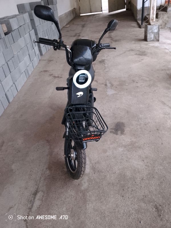 Skuter sotiladi Skuter sotiladi