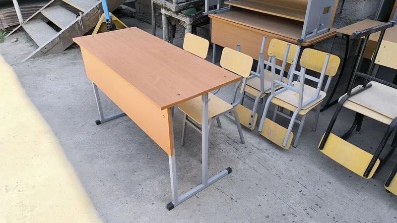 Maktab partalari va stullari sotiladi! Продаются парты и стулья!