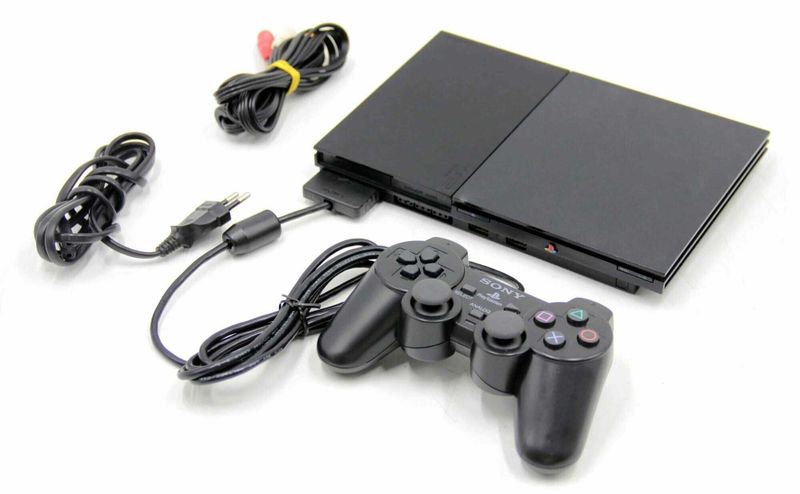 Play station 2 yaxshi xolatda